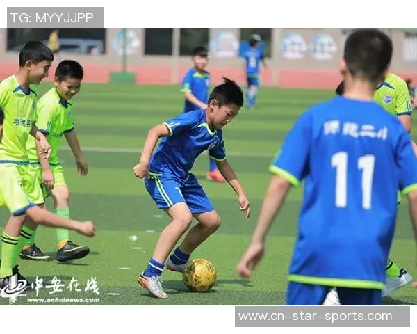 足球巨星对话:从绿茵场到人生舞台的心路历程与荣耀时刻 足球巨星对话:从绿茵场到人生舞台的心路历程与荣耀时刻
